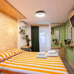 old-town-studio-apartment-and-room-with-bathroom.splithotels.org/